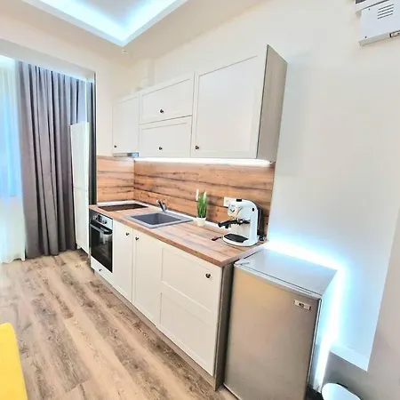 Bed & Breakfast The Little 3*